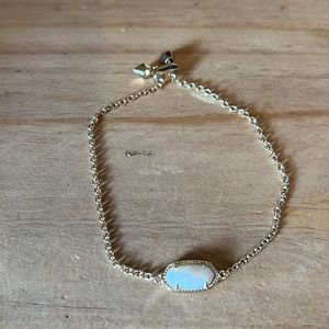 KENDRA SCOTT Elaina gold color adjustable chain bracelet in ivory